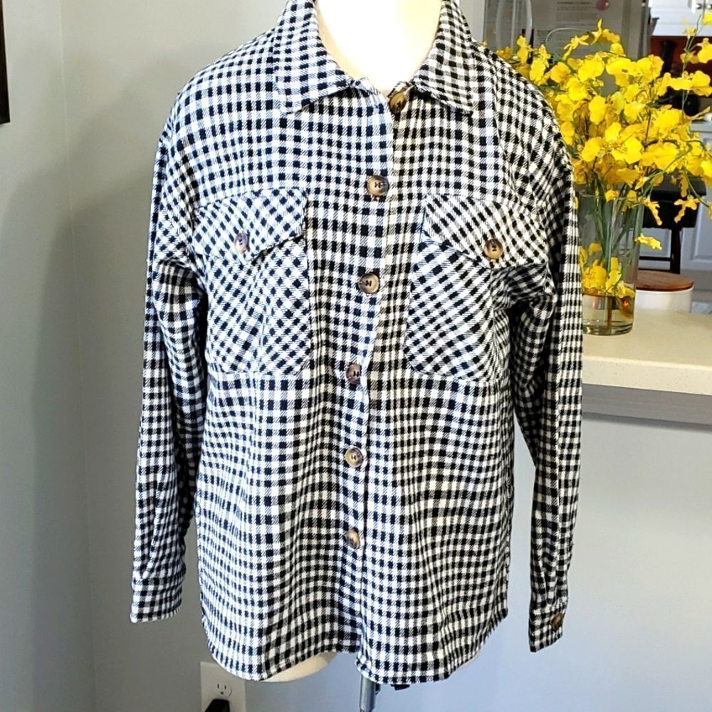 NWT, Pinkmarket black and white‎ CLASSIC plaid. Button down shirt. SIZE L…